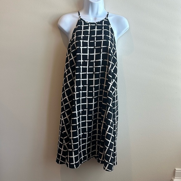Forever 21 black and white dress- medium - Picture 1 of 6